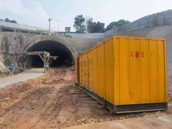 滨海发电机出租自启装置的工作原理是什么?