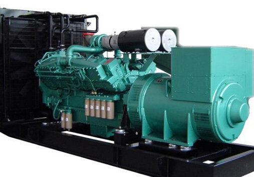 滨海冬季柴油发电机组启动前应进行哪些预热操作？